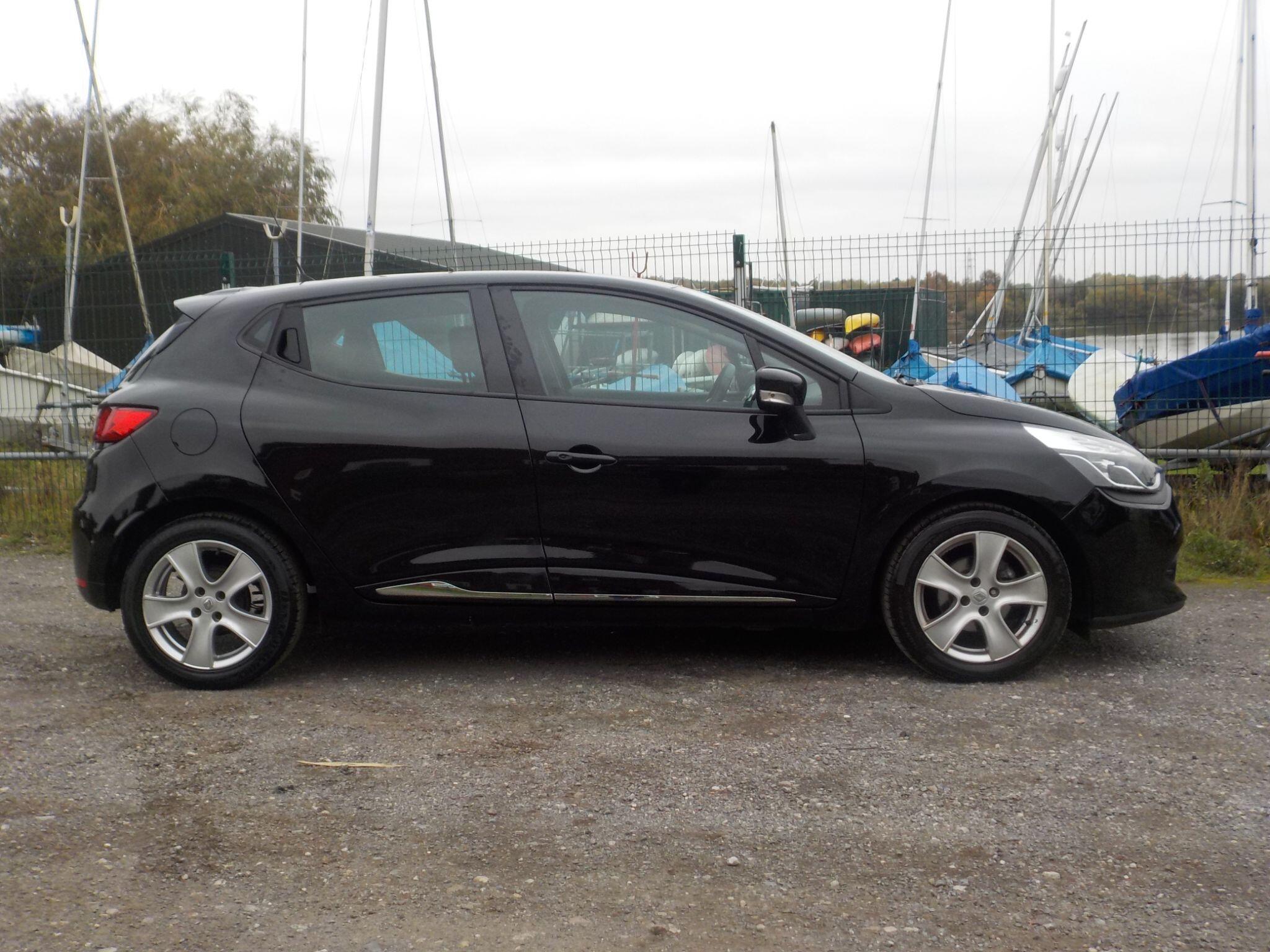 Renault Clio 1.2 16V Dynamique MediaNav Euro 5 5dr