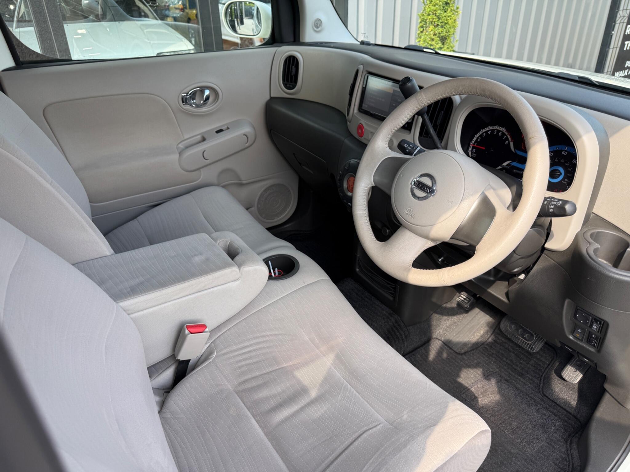 Nissan Cube view 22