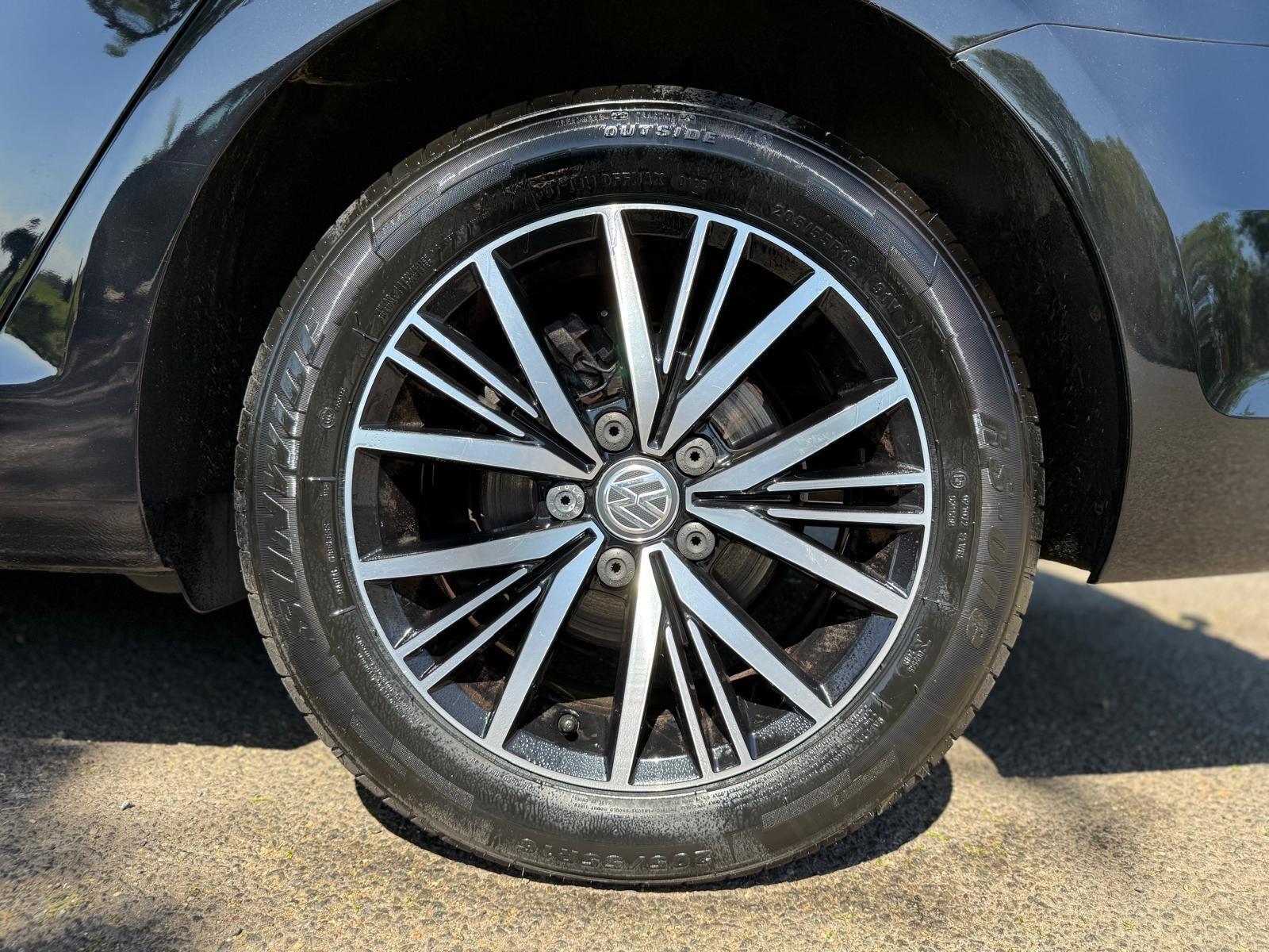 Volkswagen Golf view 53