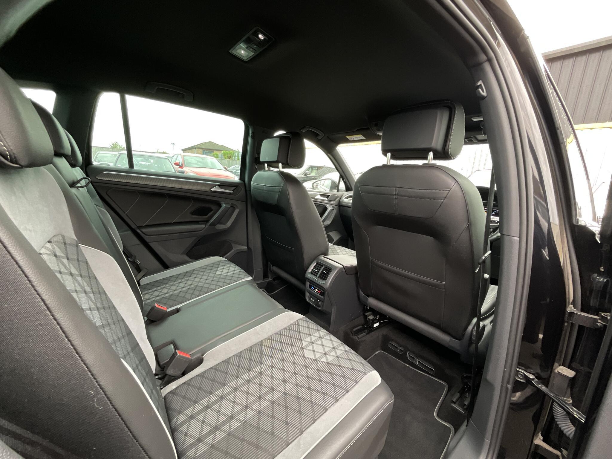 Volkswagen Tiguan view 10