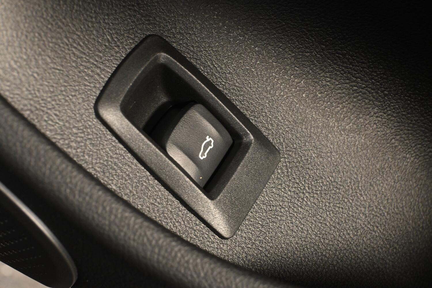 BMW i4 view 38