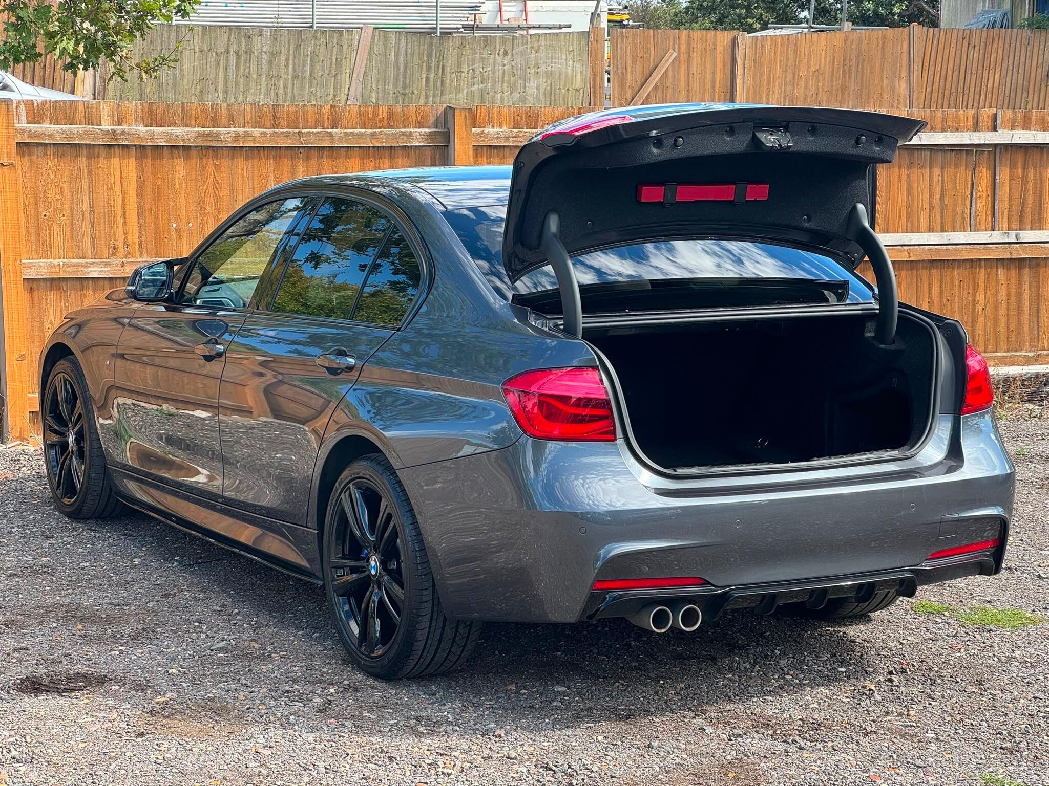 BMW 3 Series view 4