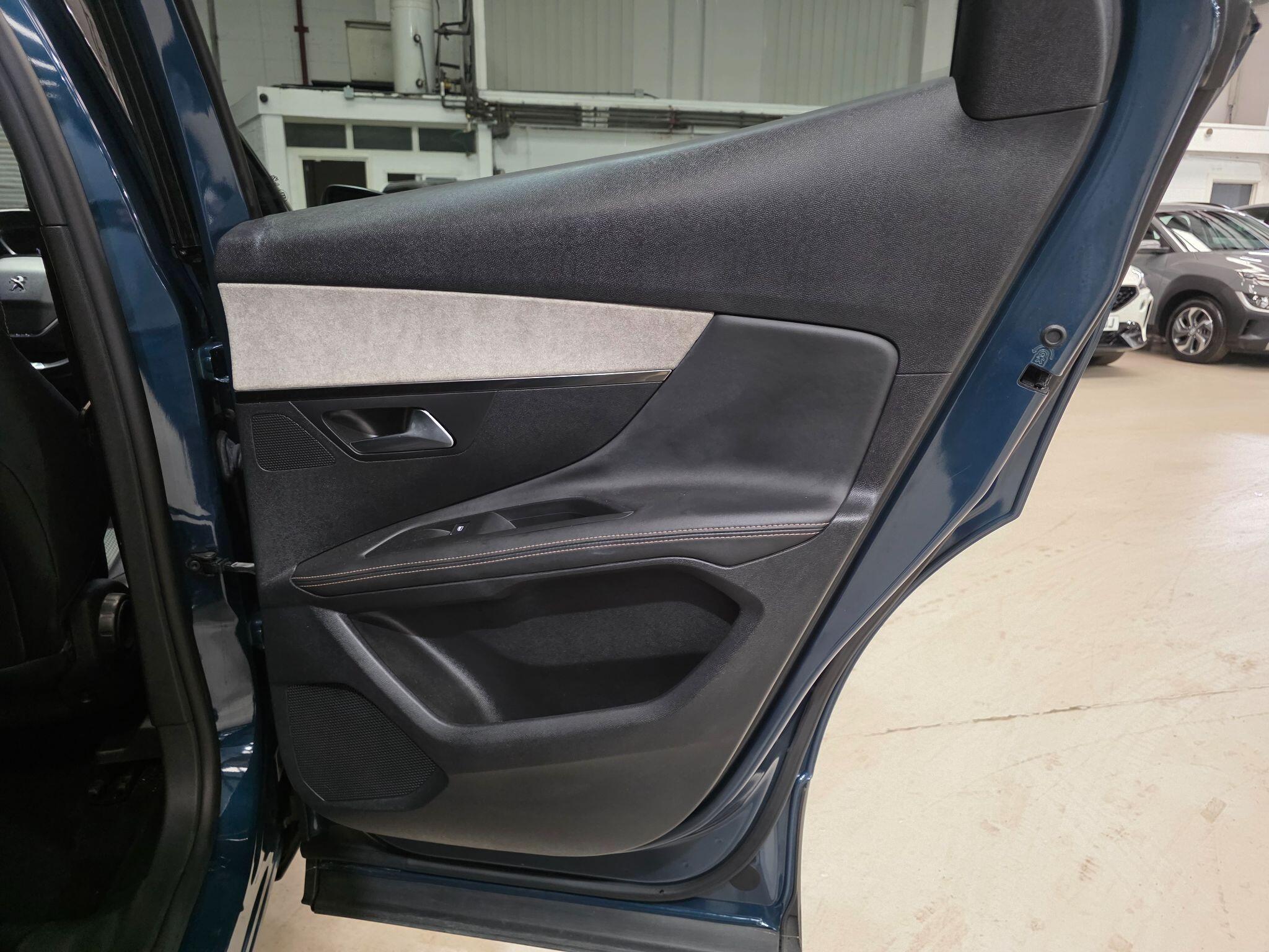 Peugeot 3008 view 19