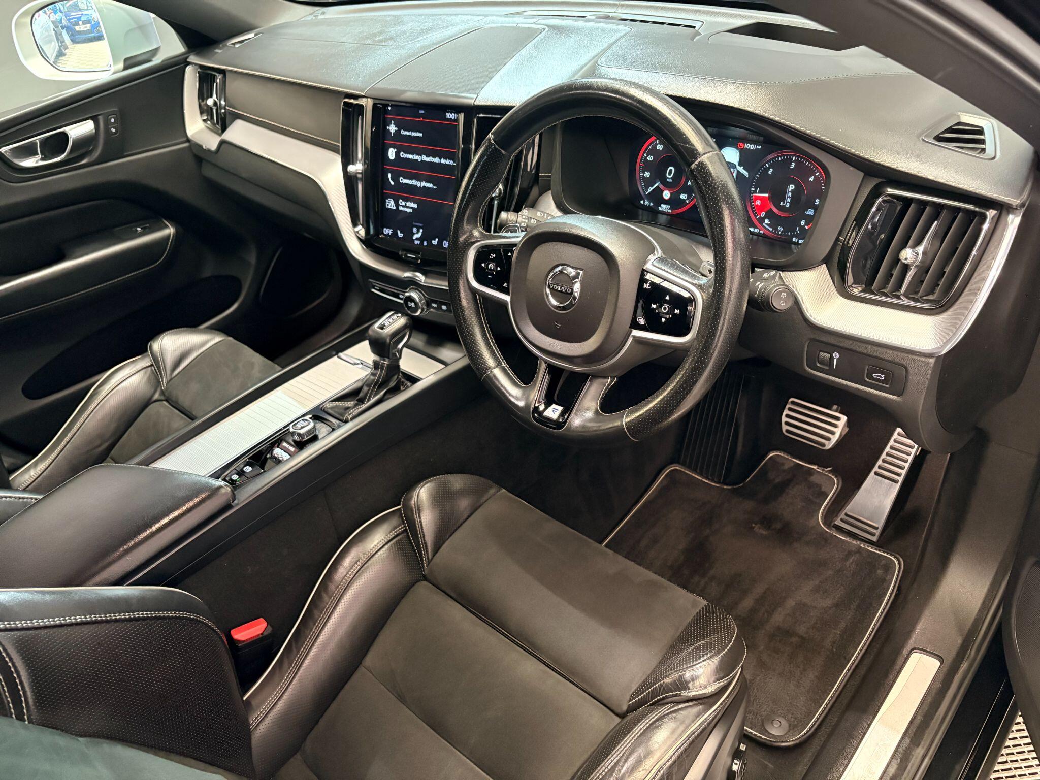 Volvo XC60 view 4