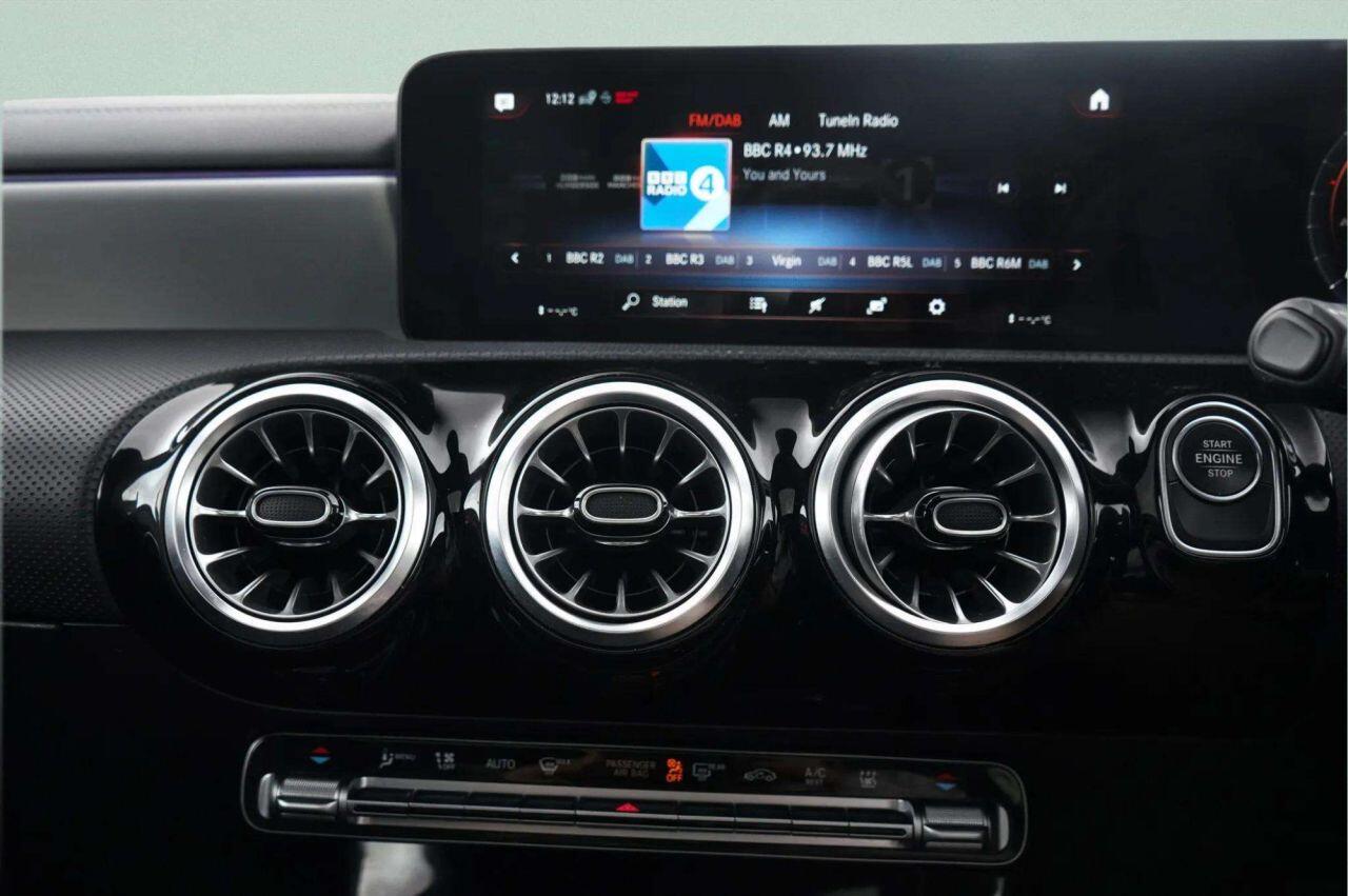 Mercedes-Benz Cla view 25