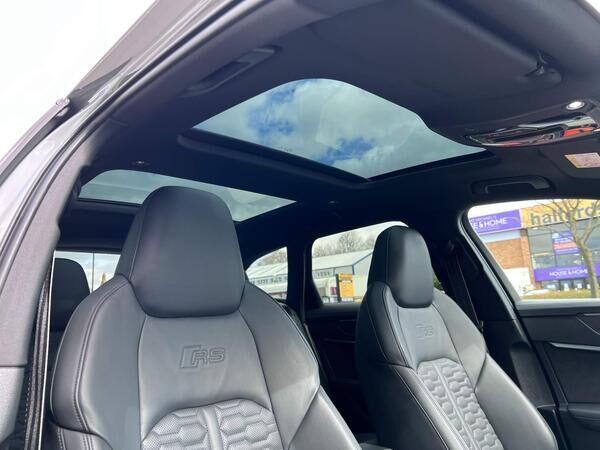 Audi RS6 Avant view 15