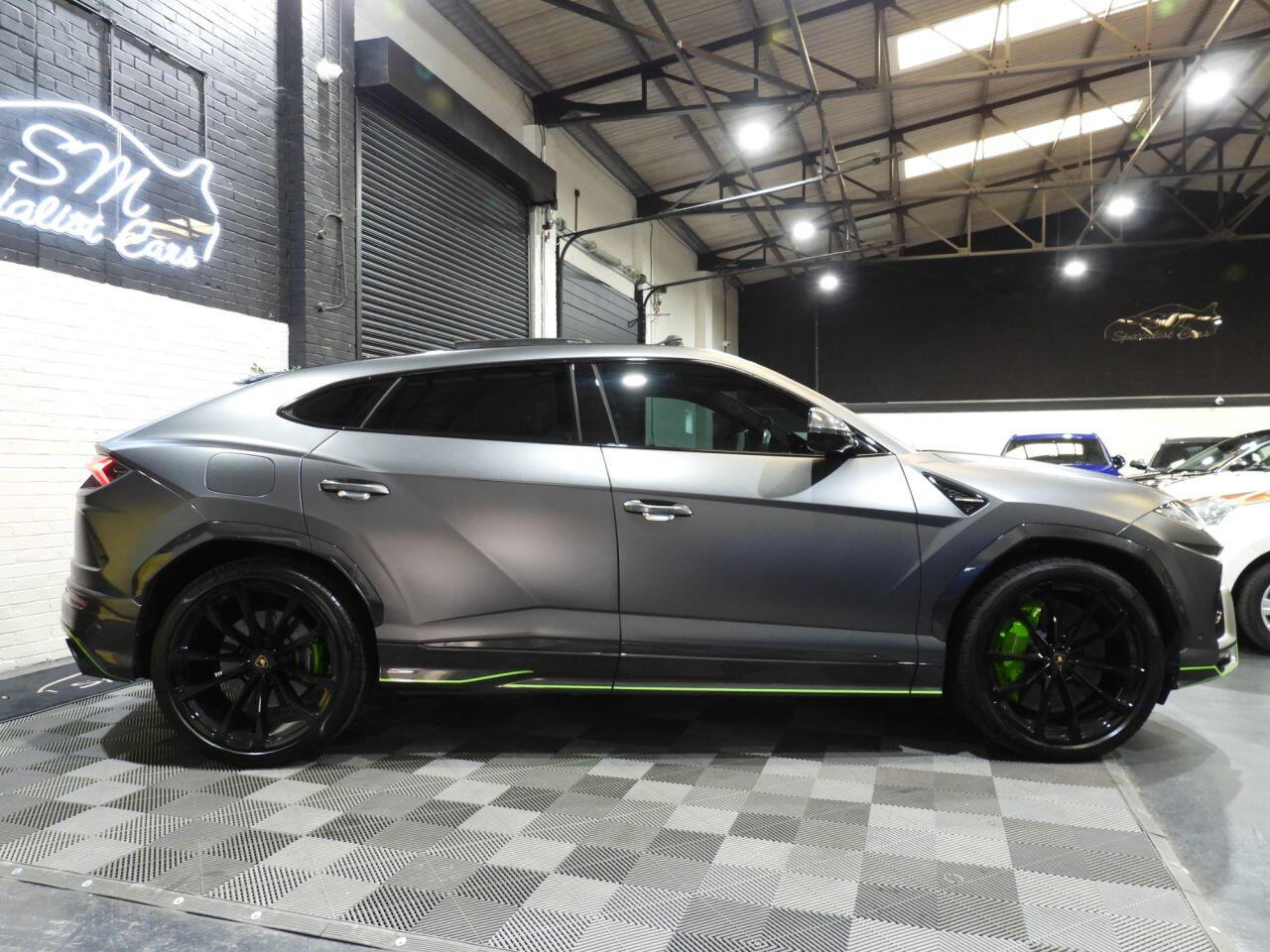 Lamborghini Urus view 42
