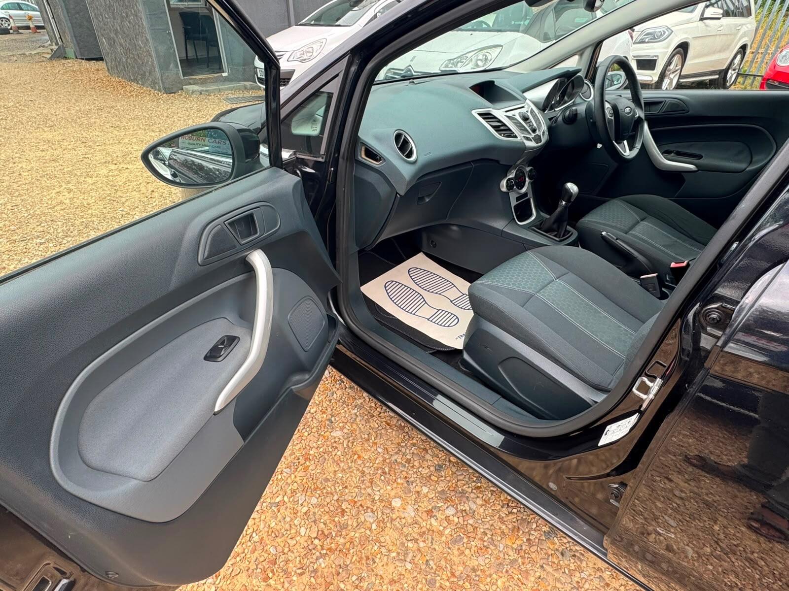 Ford Fiesta view 29