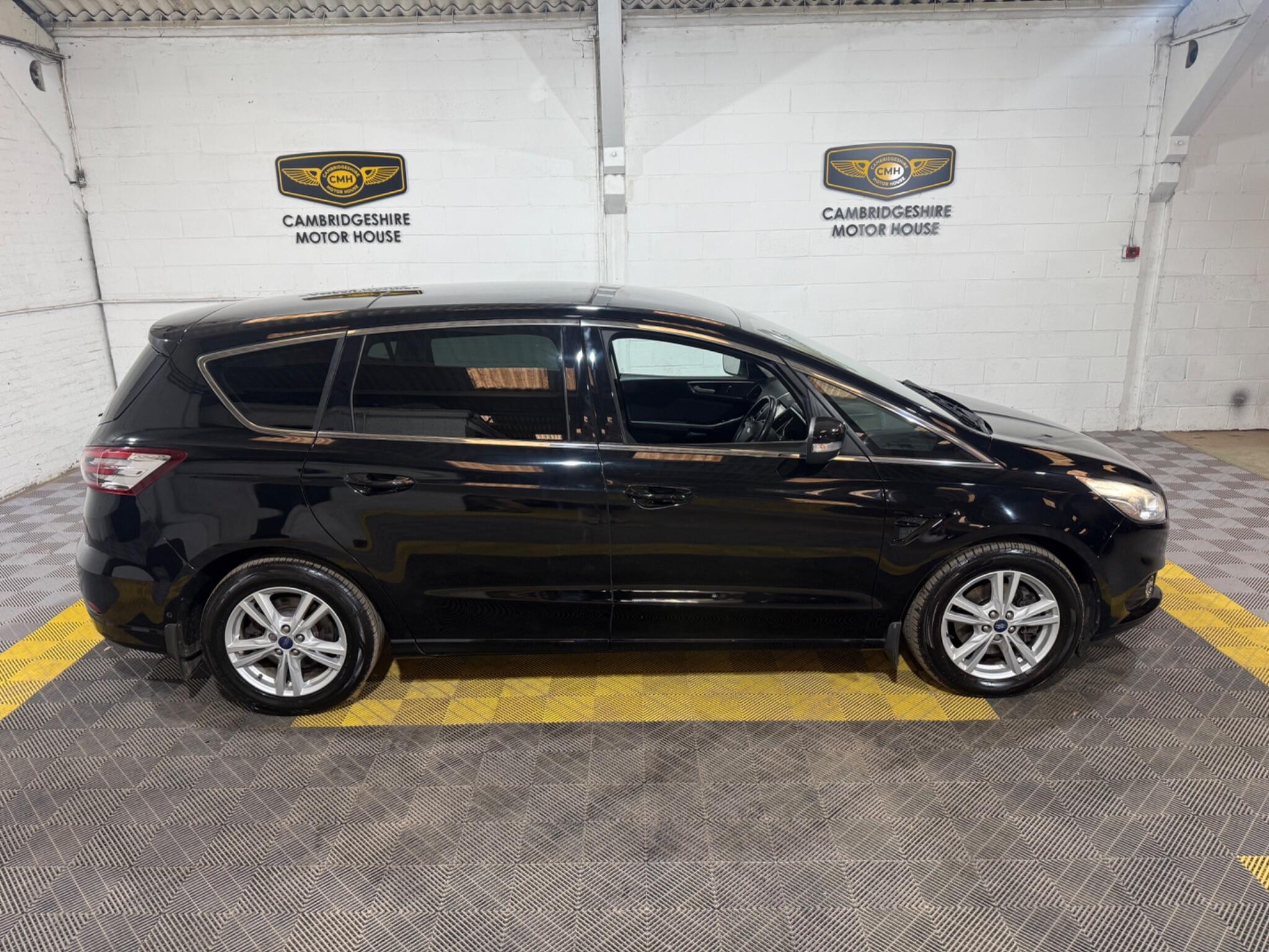 Ford S-Max view 13