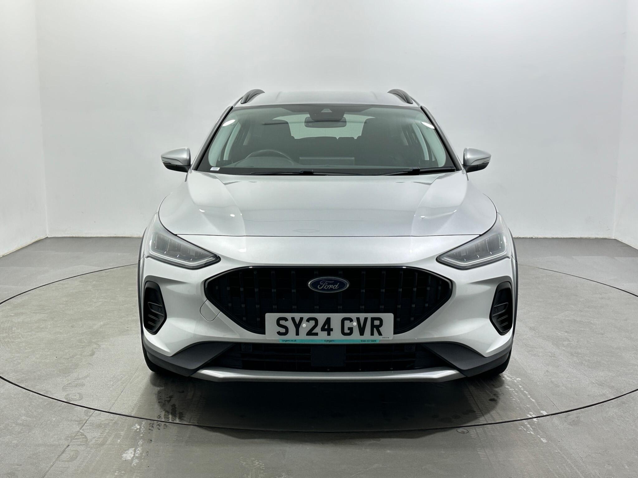 Ford Focus view 3