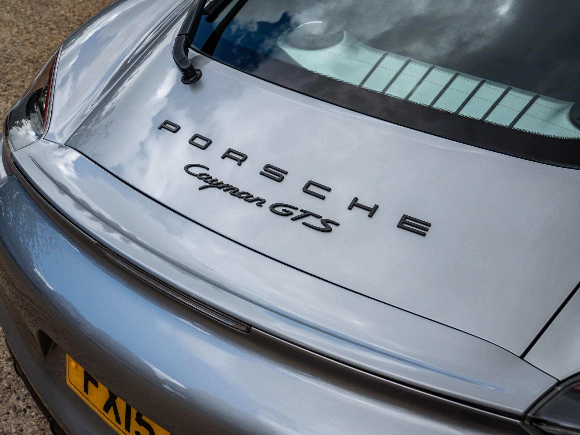 Porsche Cayman view 22