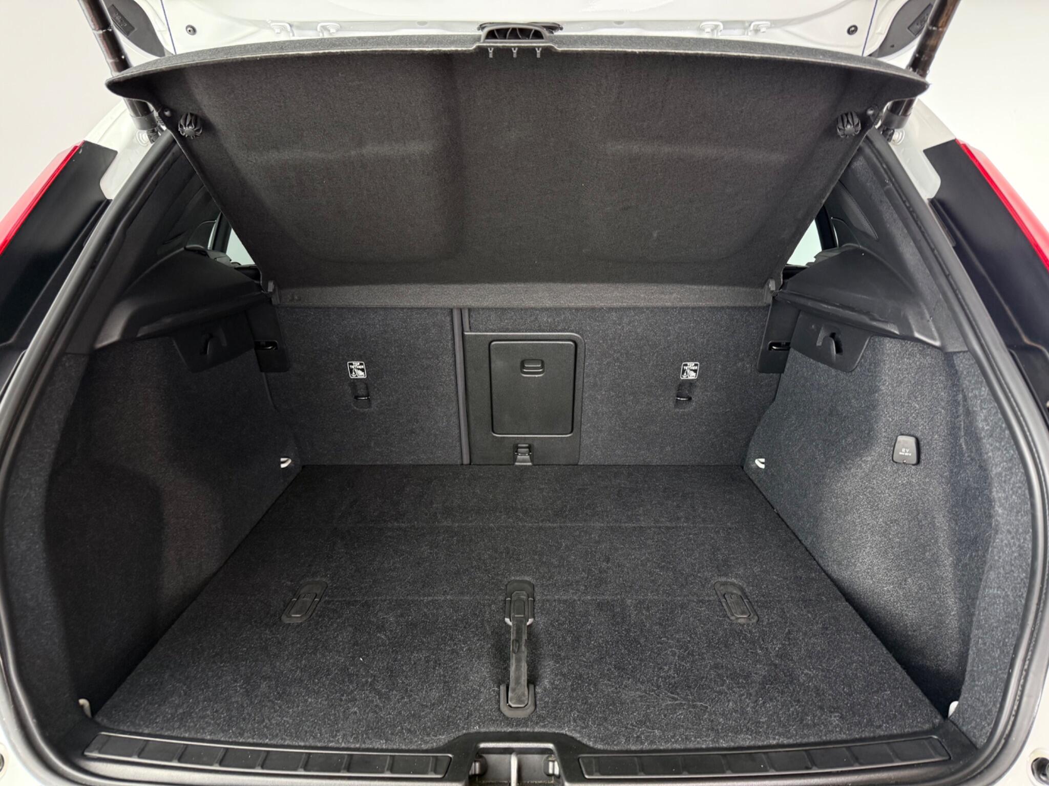Volvo XC40 view 13