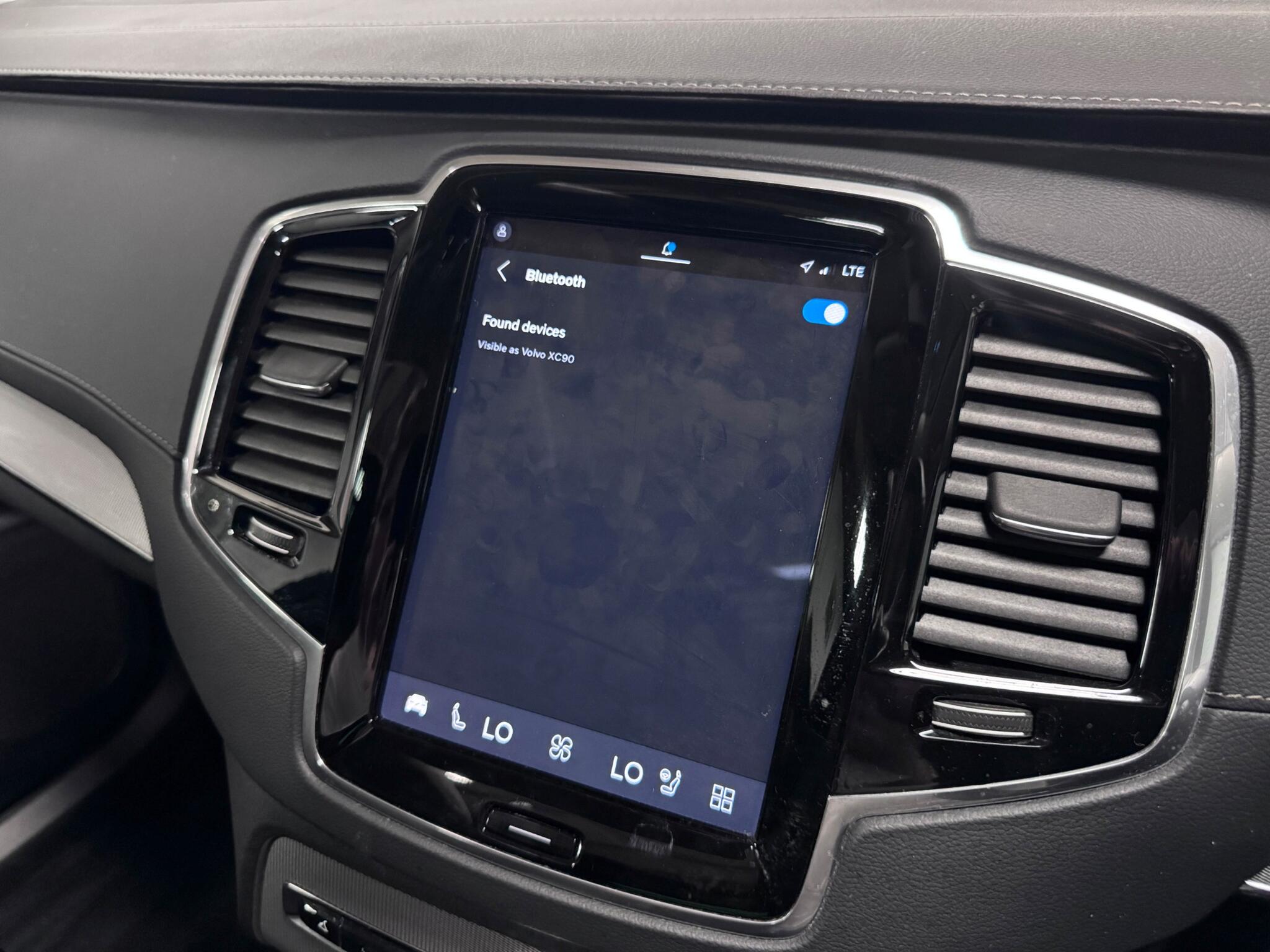 Volvo XC90 view 43