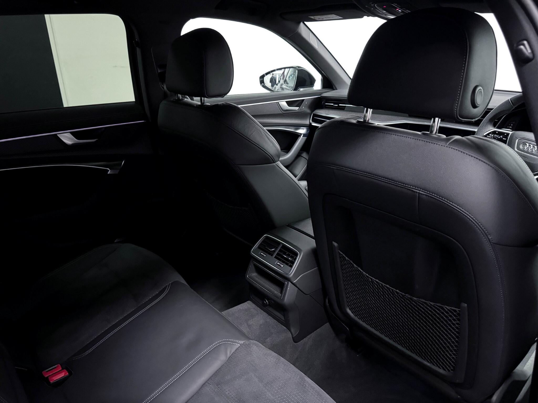 Audi A6 view 11