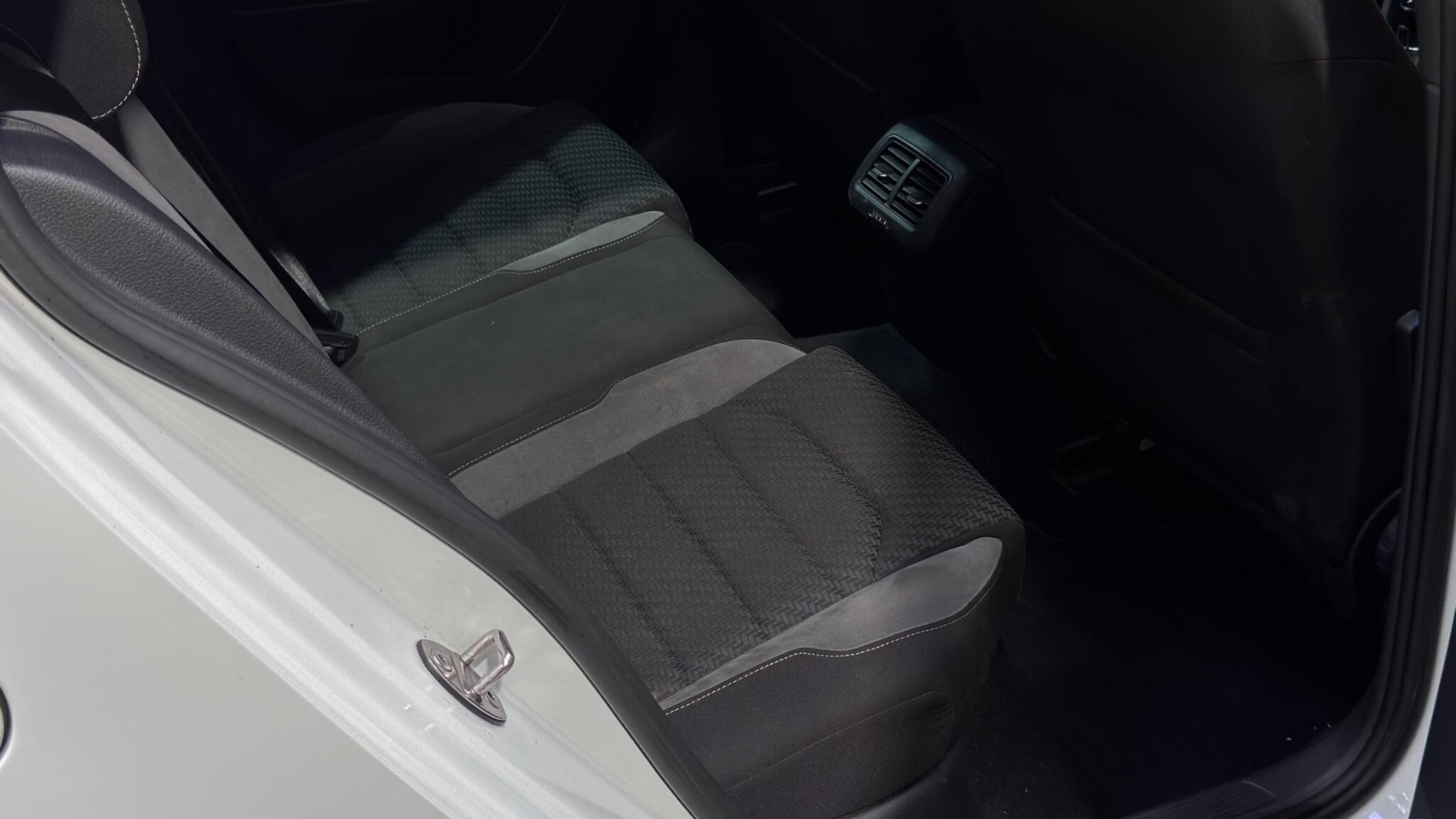 Volkswagen Golf view 49