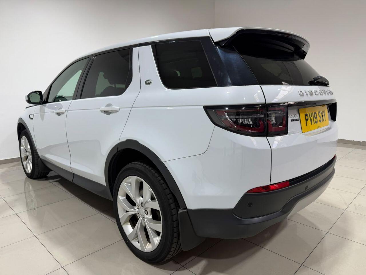 Land Rover Discovery Sport view 8