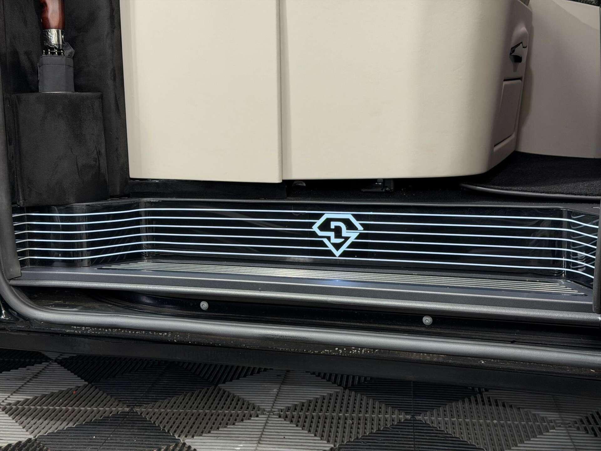 Mercedes-Benz V Class view 49