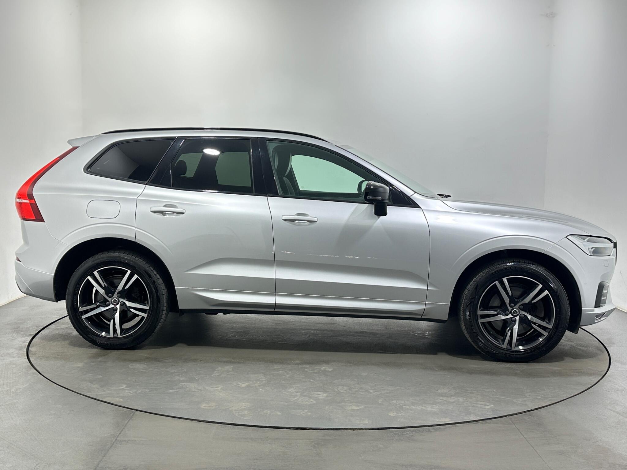 Volvo XC60 view 9