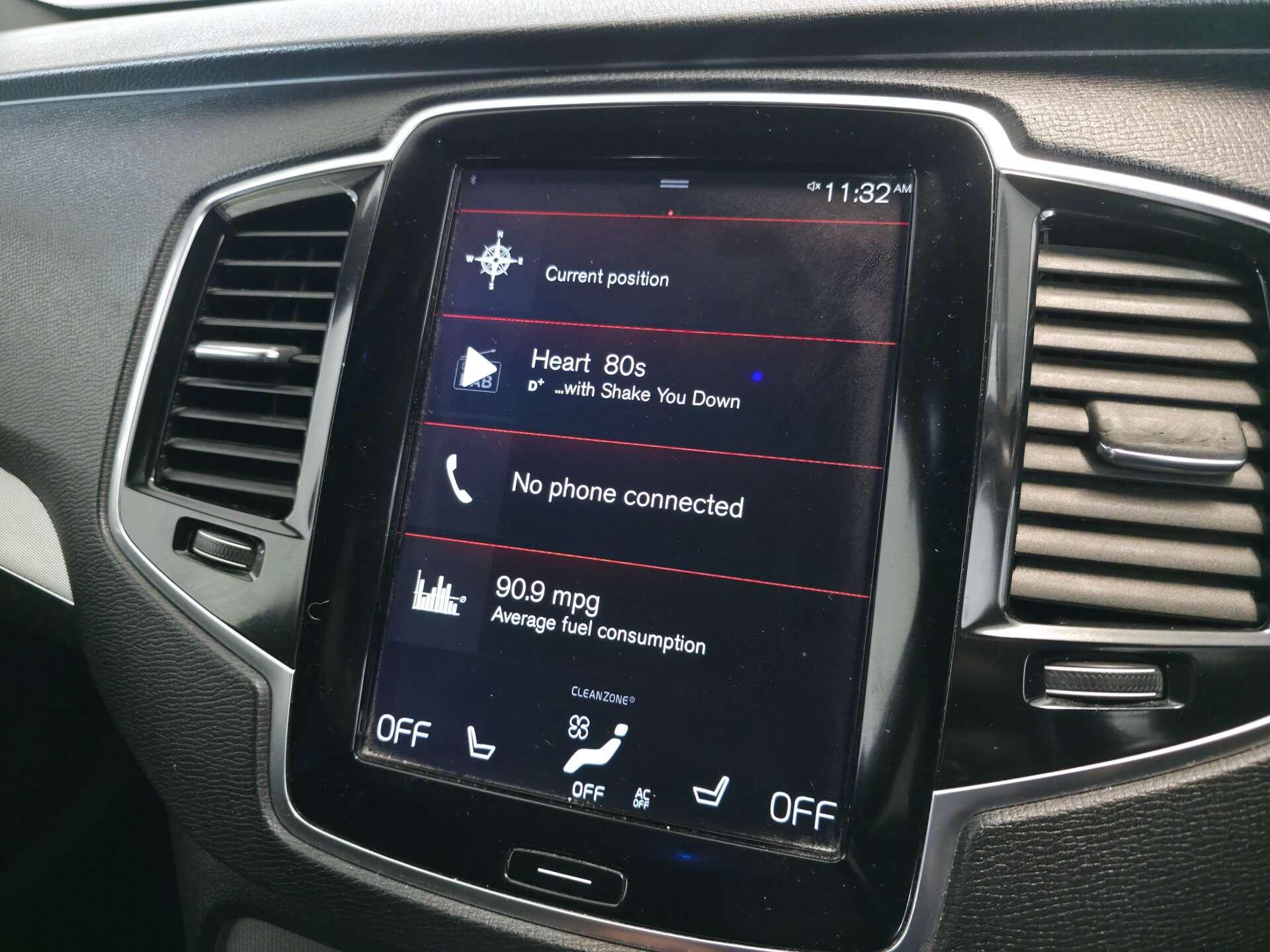 Volvo XC90 view 42