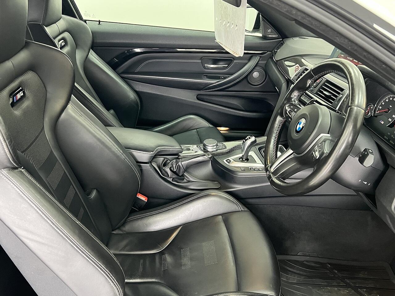 BMW M4 view 8