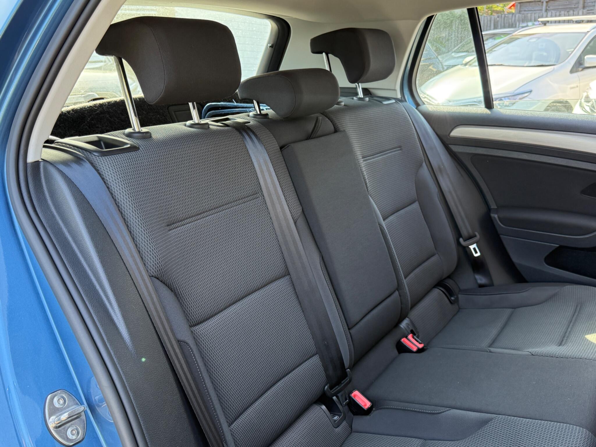 Volkswagen Golf - Image 36