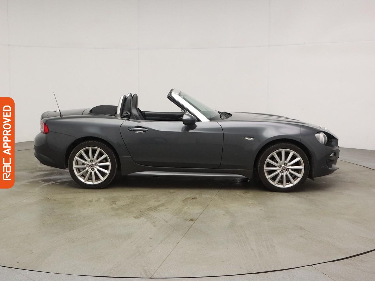 Fiat 124 Spider view 6