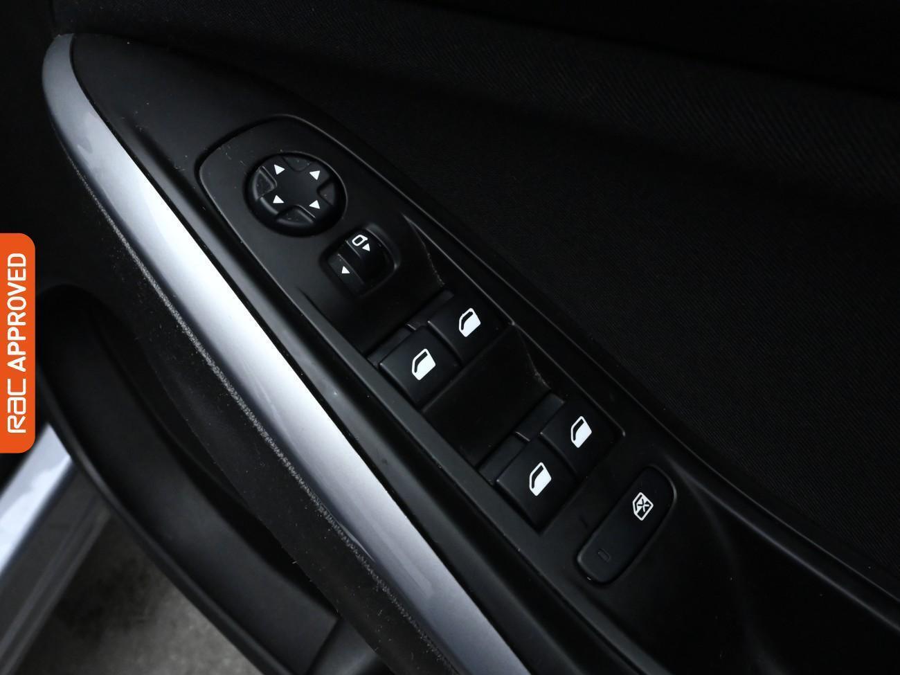 Vauxhall Grandland X view 25