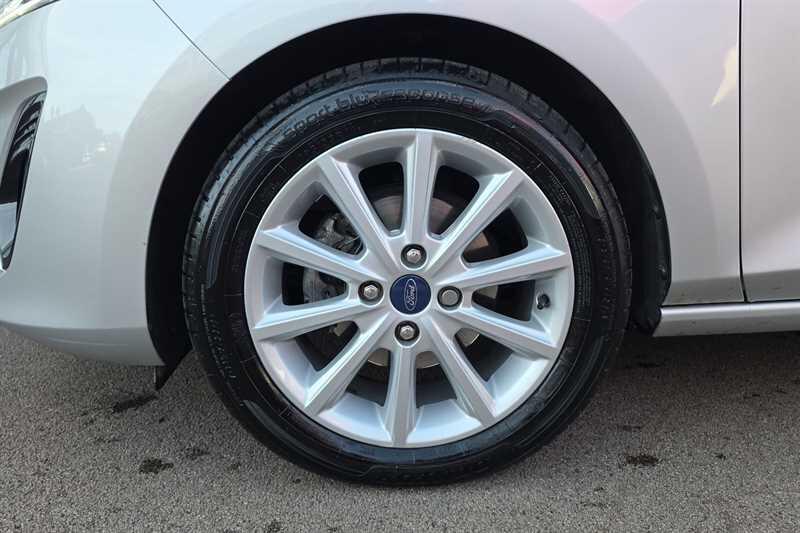 Ford Fiesta view 37