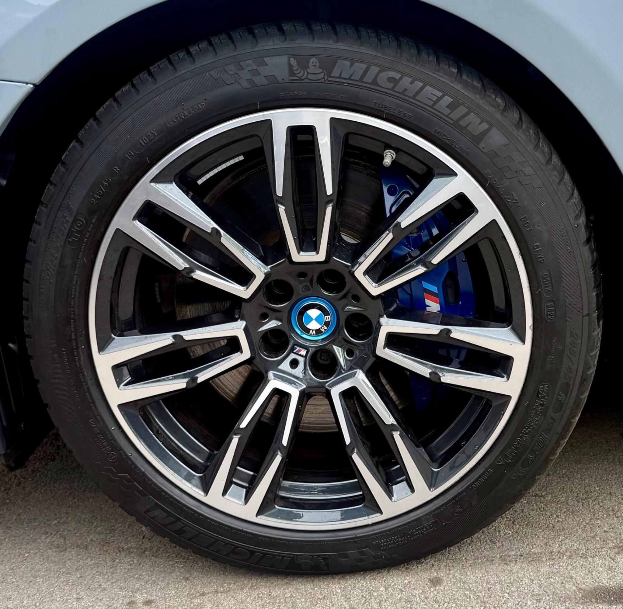 BMW I5 view 24