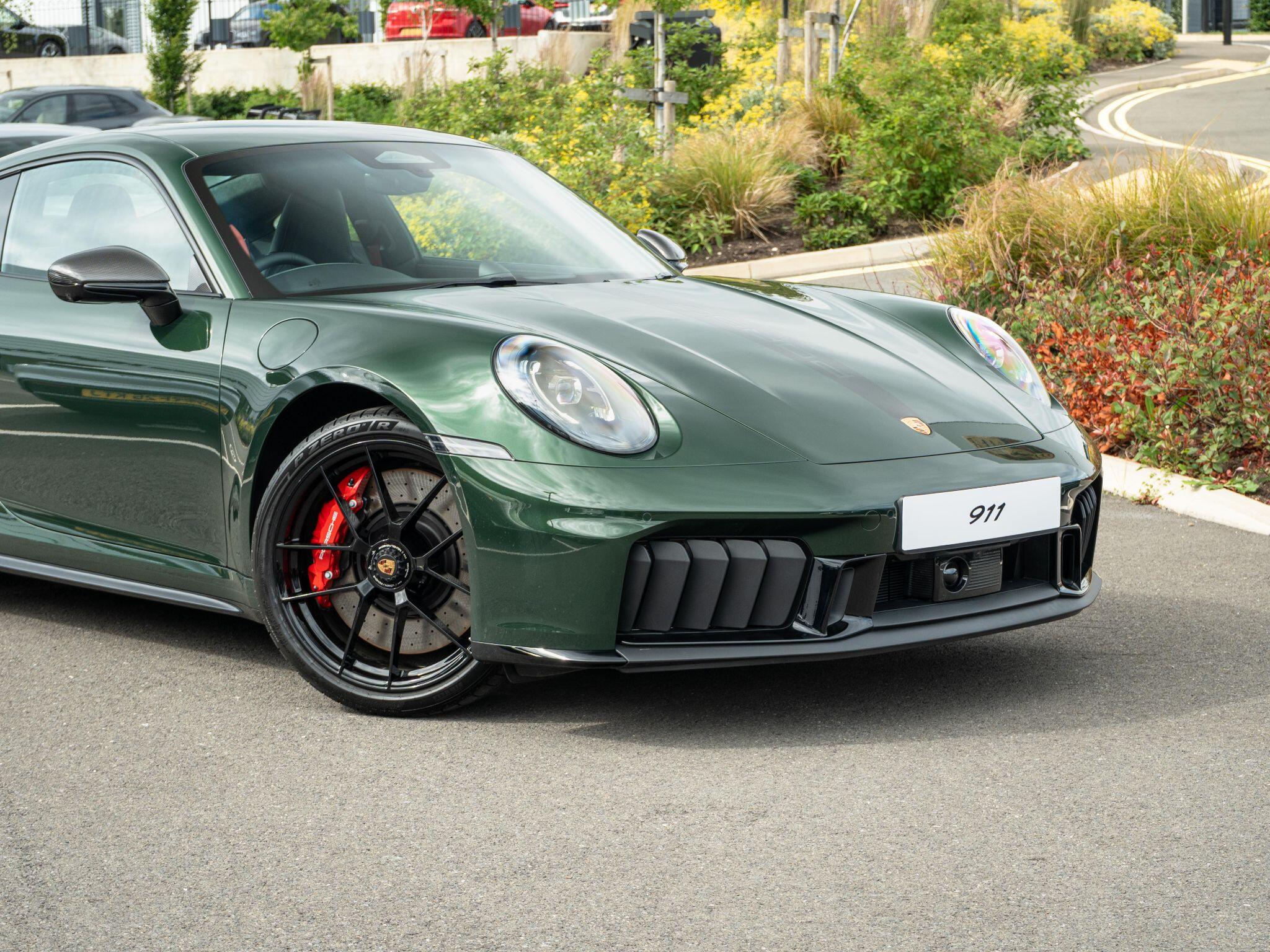 Porsche 911 view 8