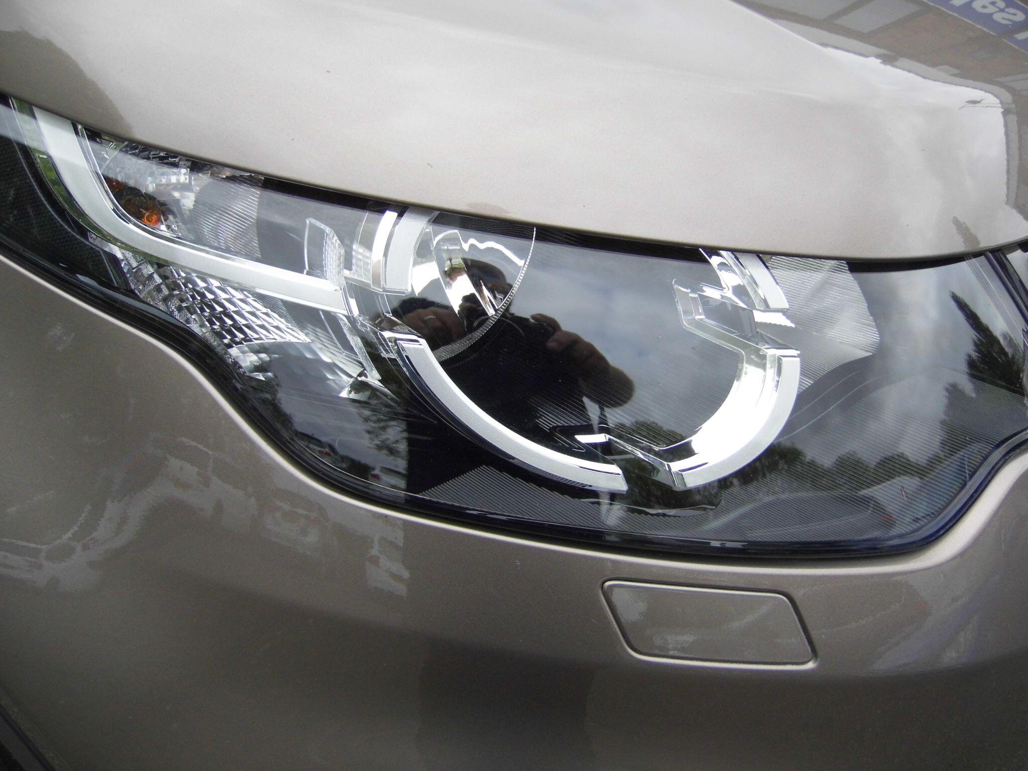 Land Rover Discovery Sport view 9