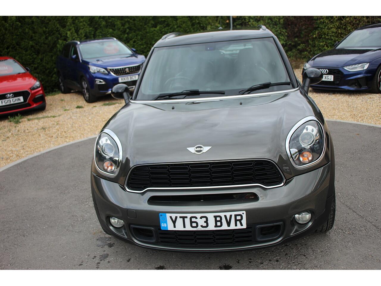 Mini Countryman view 3