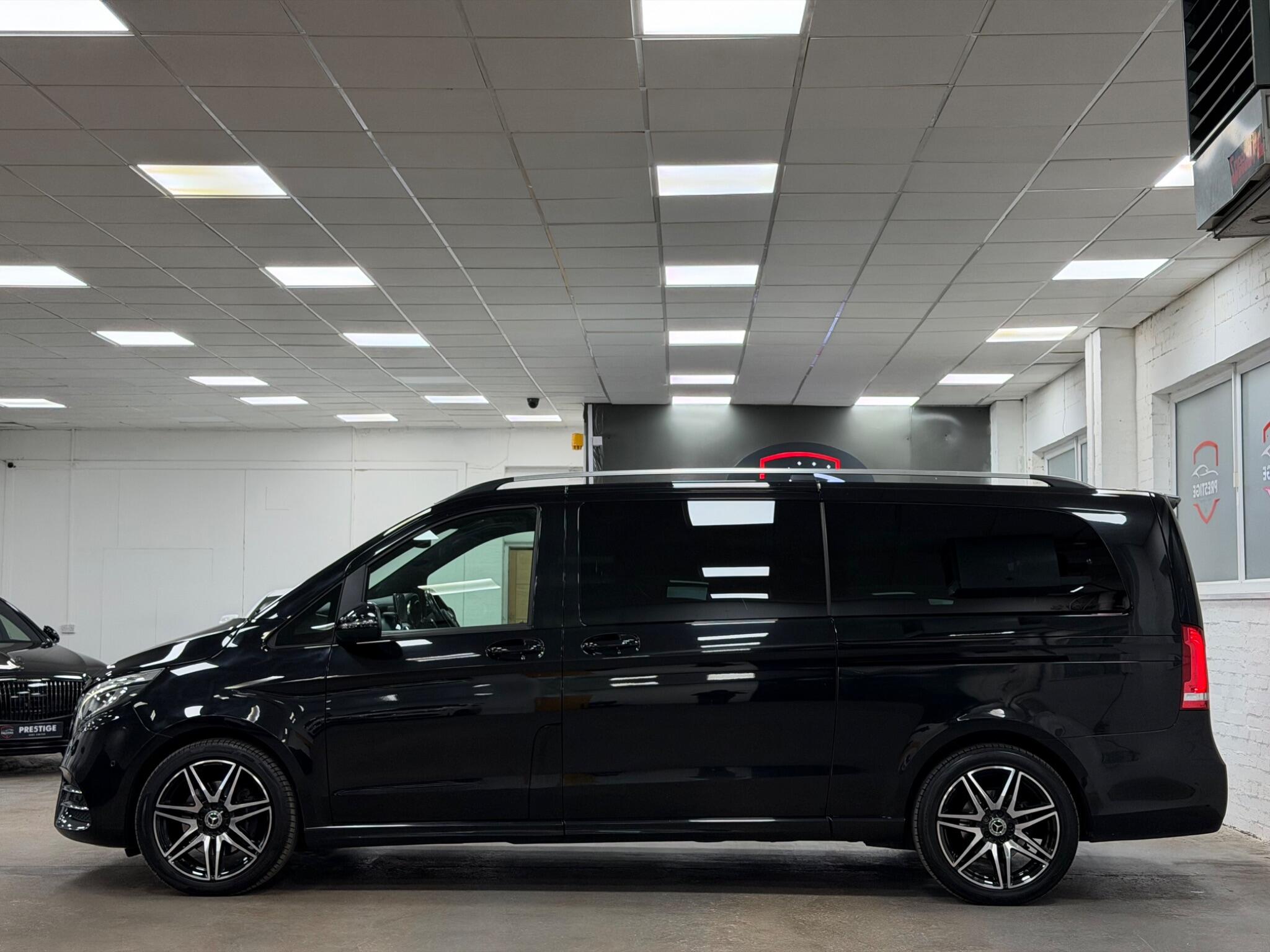 Mercedes-Benz V-Class view 22