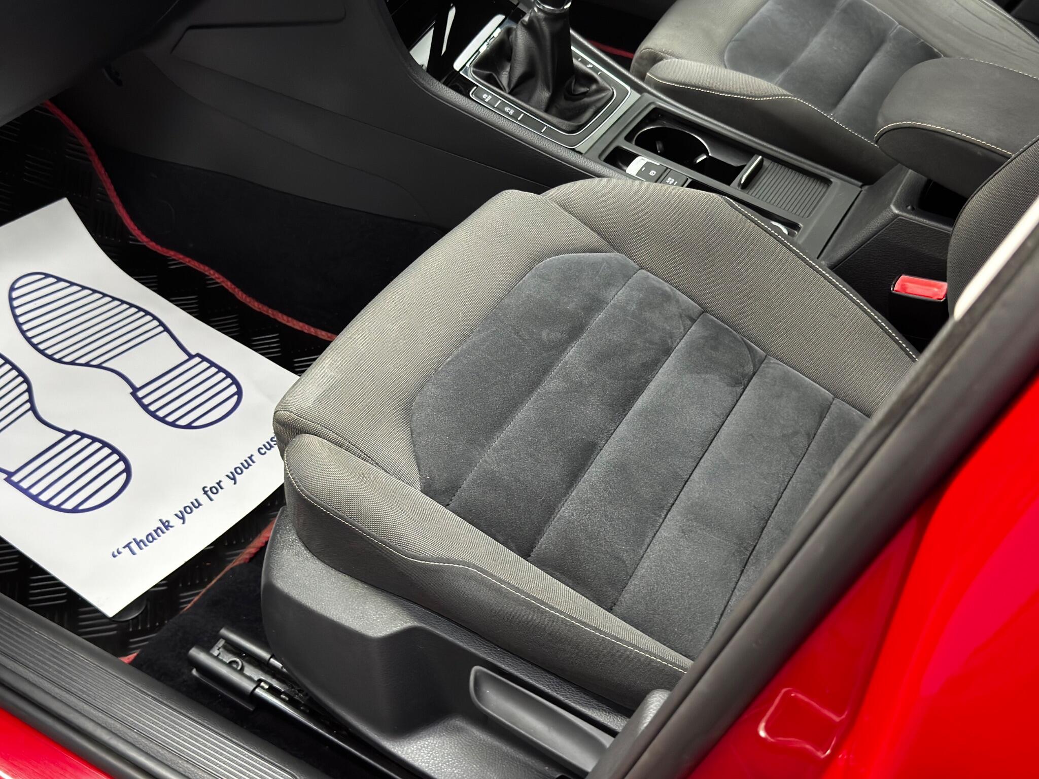 Volkswagen Golf view 60
