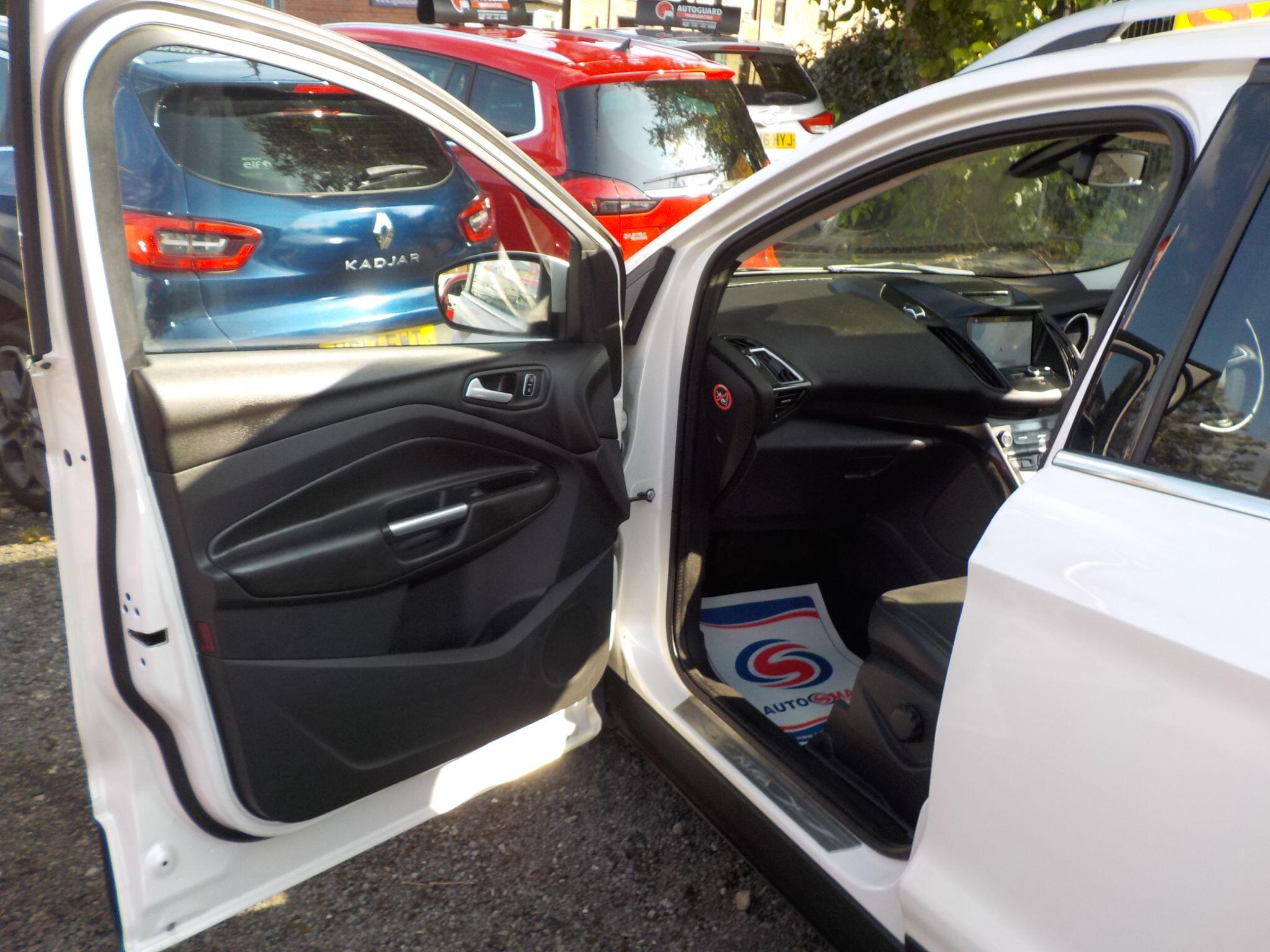 Ford Kuga 1.5 TDCi Titanium Euro 6 (s/s) 5dr