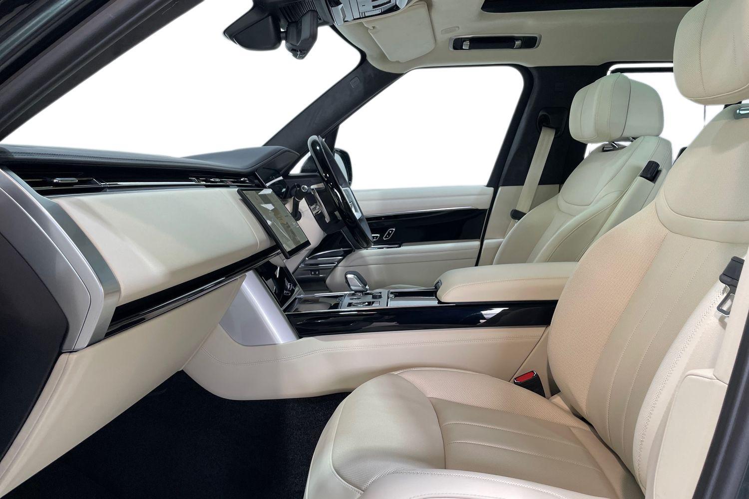 Land Rover Range Rover view 3