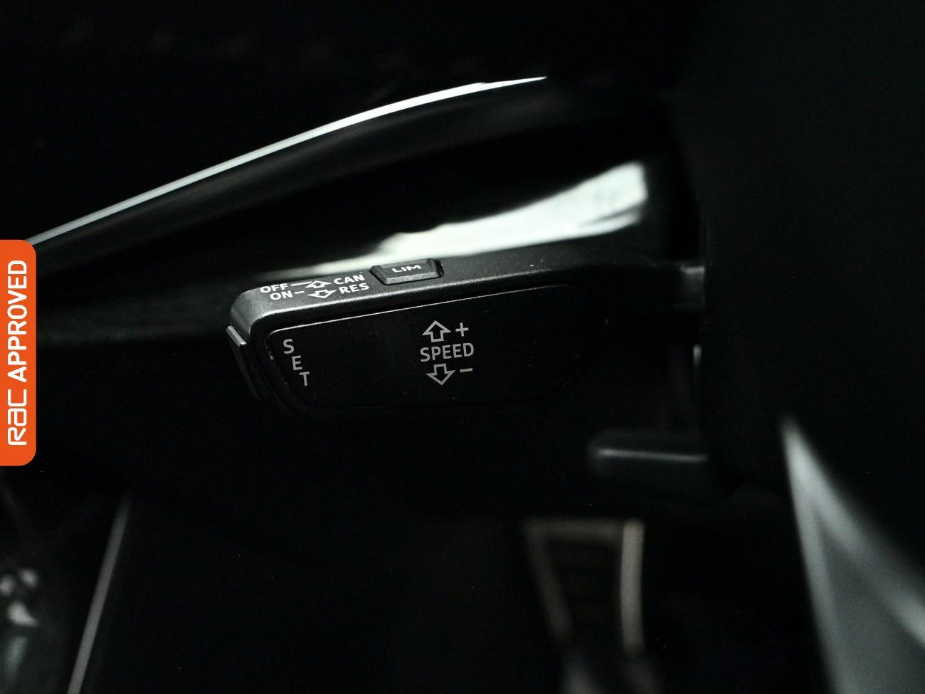 Audi Q7 view 26