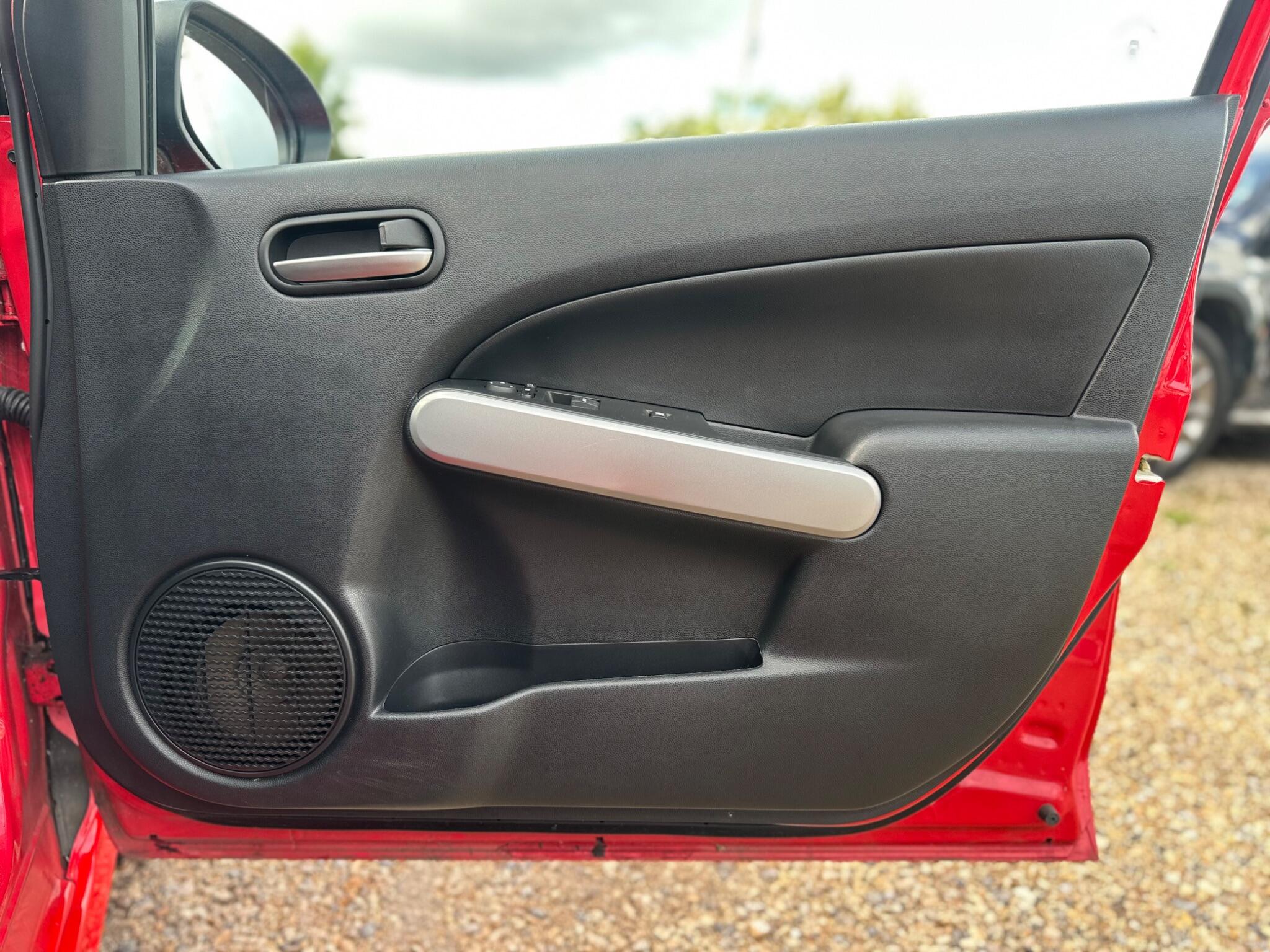 Mazda Mazda2 view 51