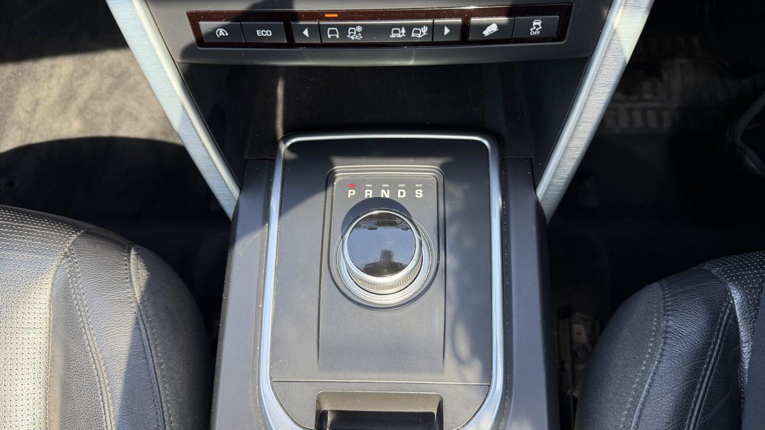 Land Rover Discovery Sport view 38