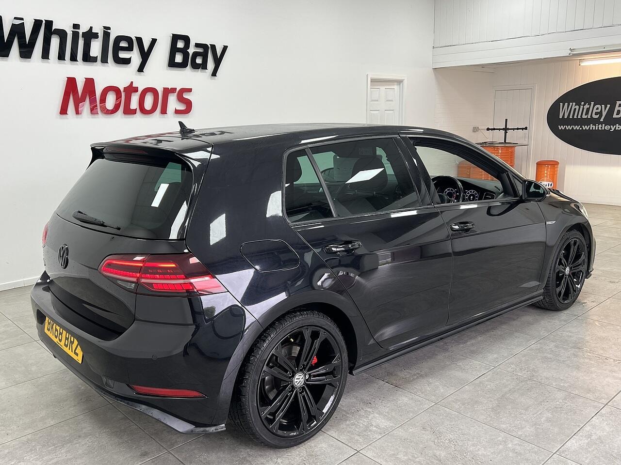 Volkswagen Golf view 3