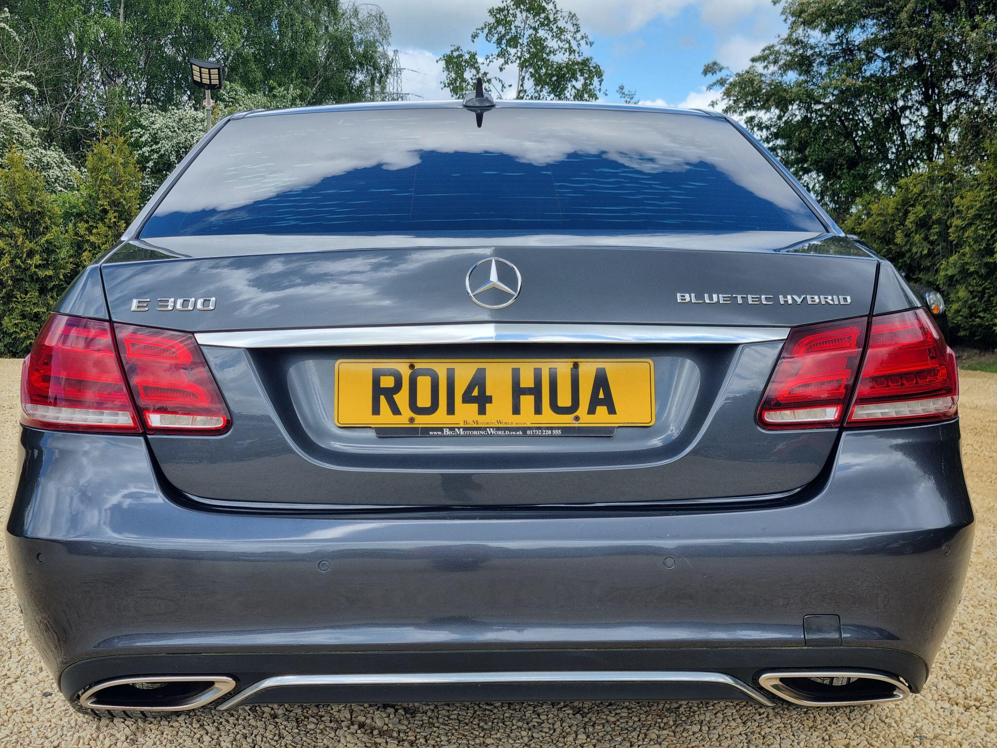 Mercedes-Benz E Class view 14