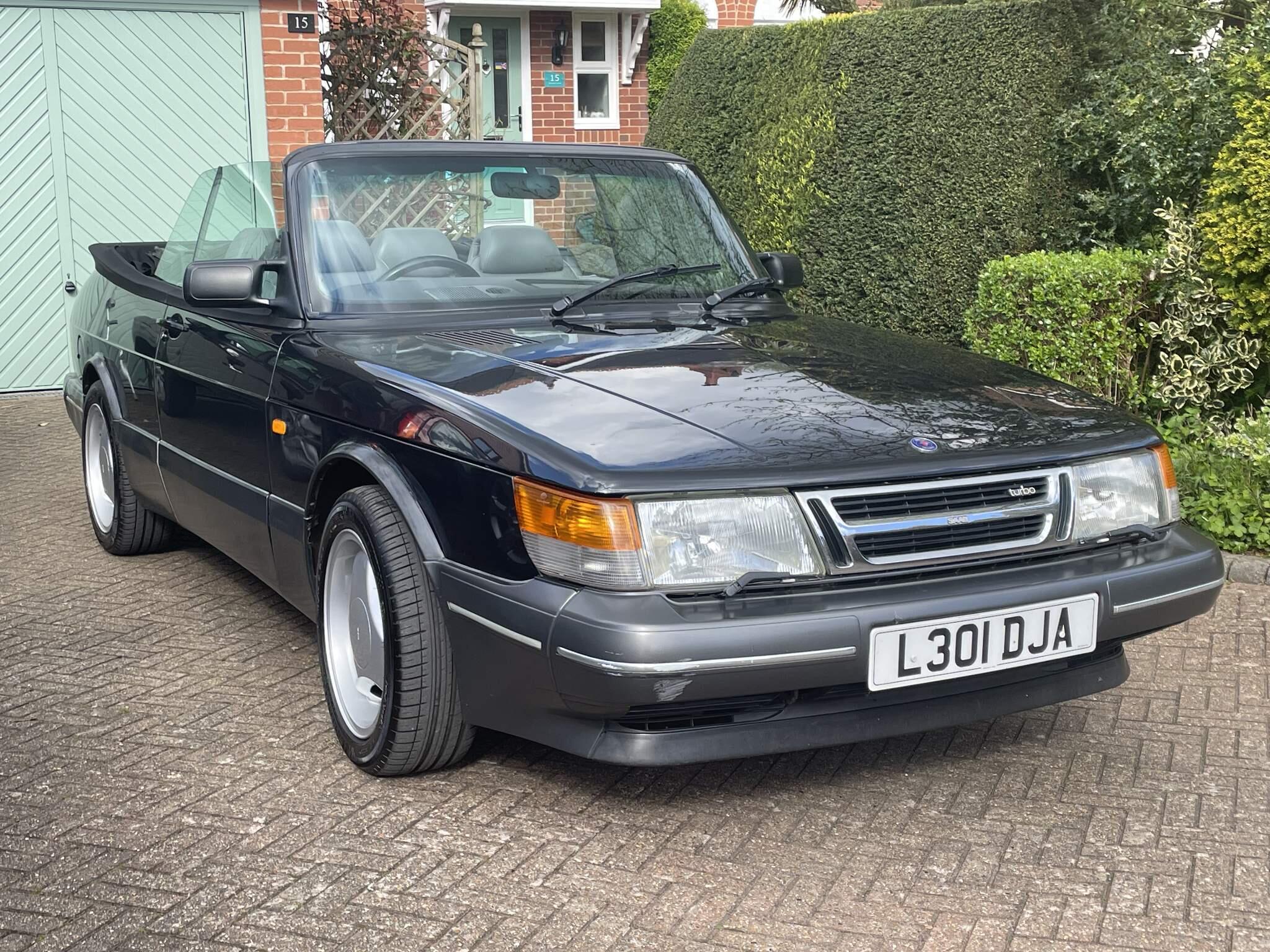 Saab 900