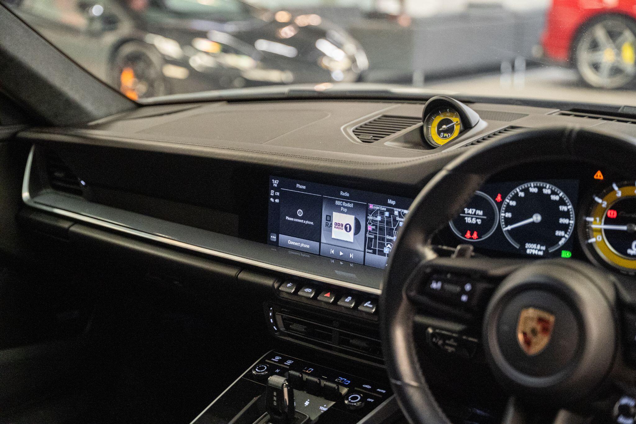 Porsche 911 view 23