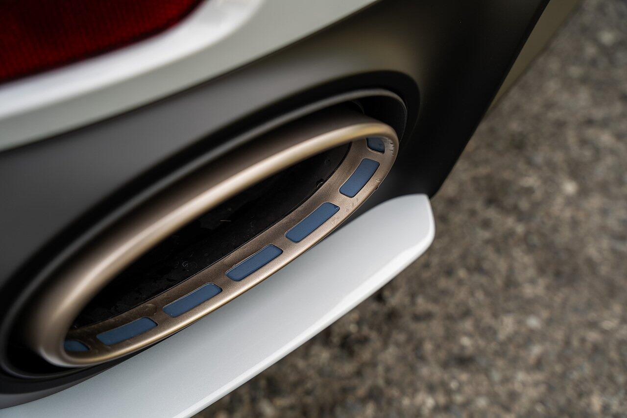Porsche 911 view 21