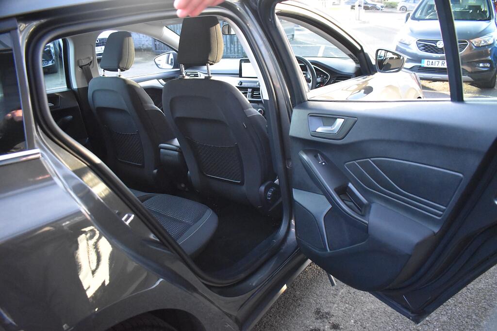 Ford Focus view 30