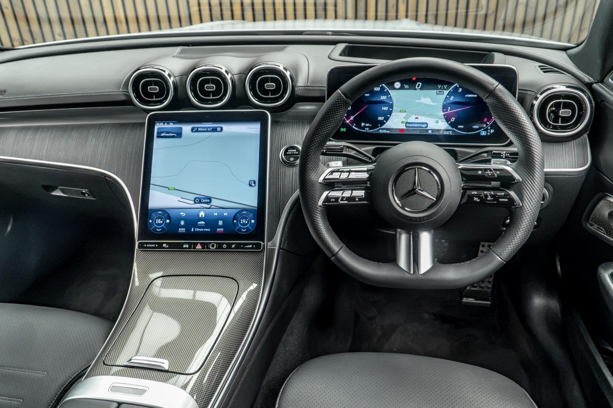 Mercedes-Benz C-Class view 26