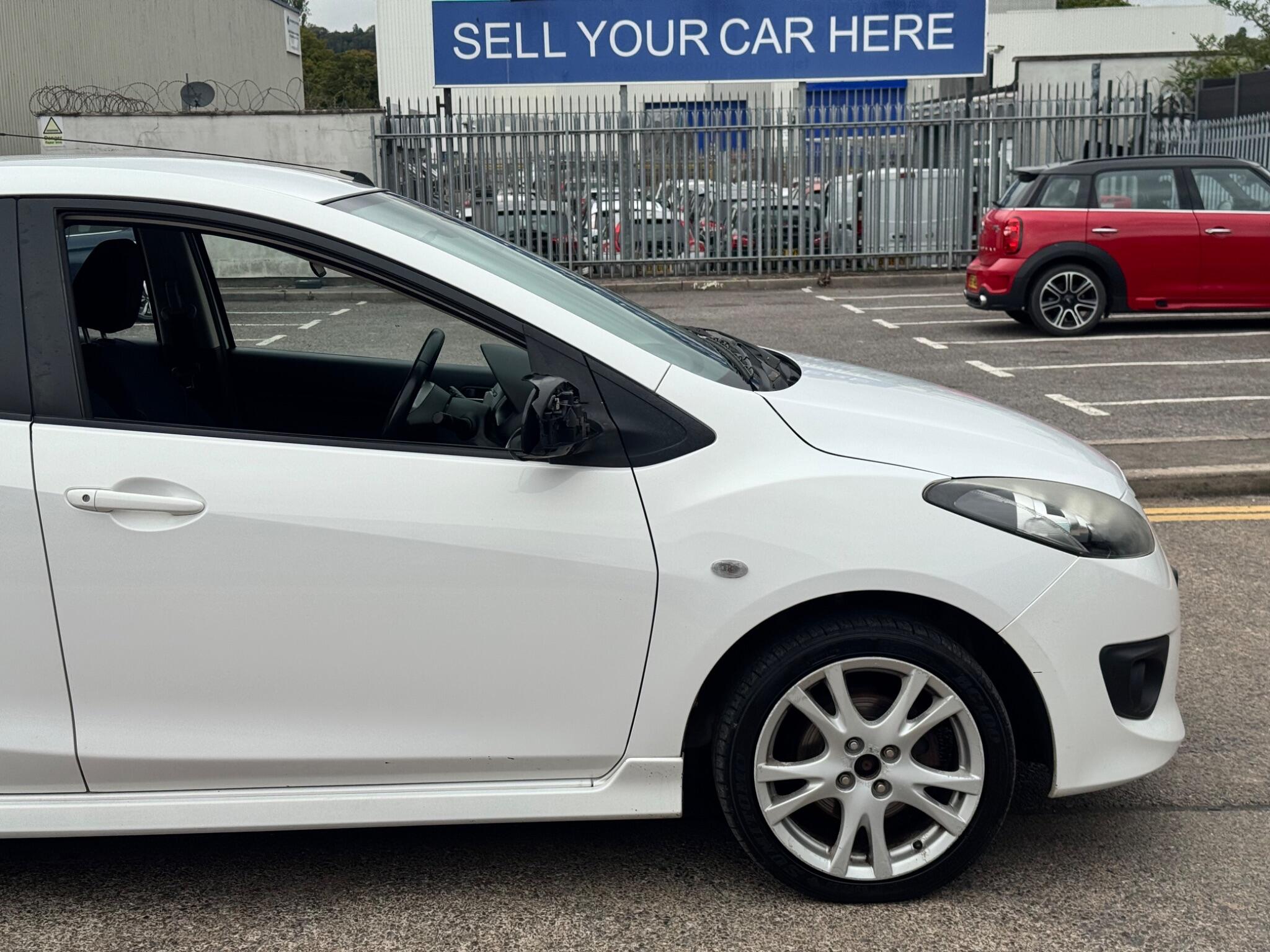 Mazda Mazda2 view 14