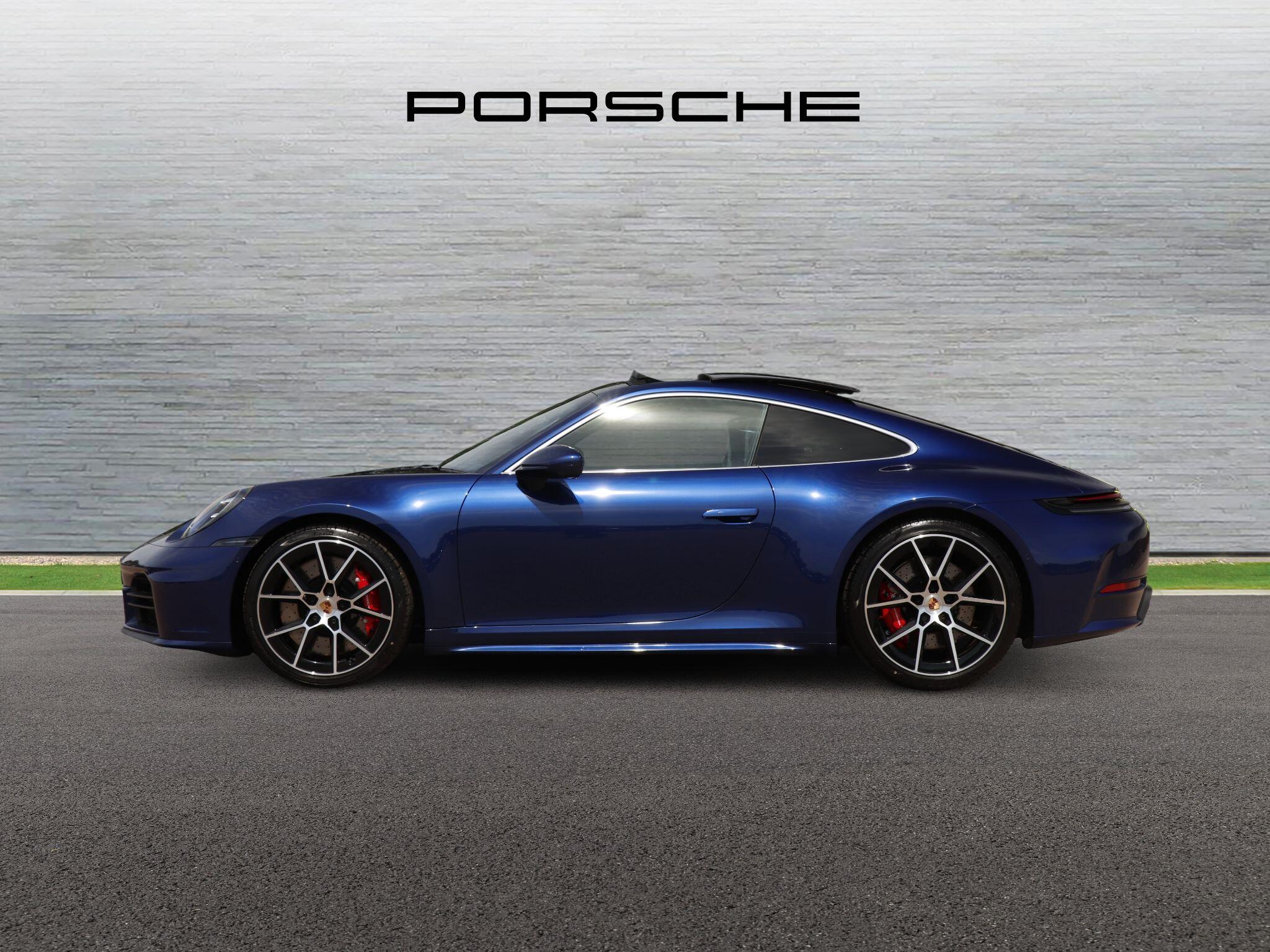 Porsche 911 view 6