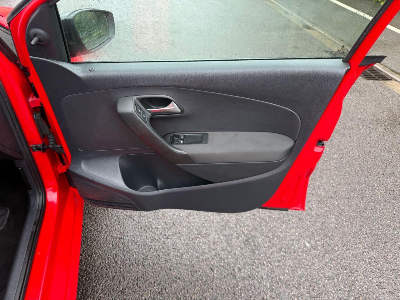 Volkswagen Polo view 20