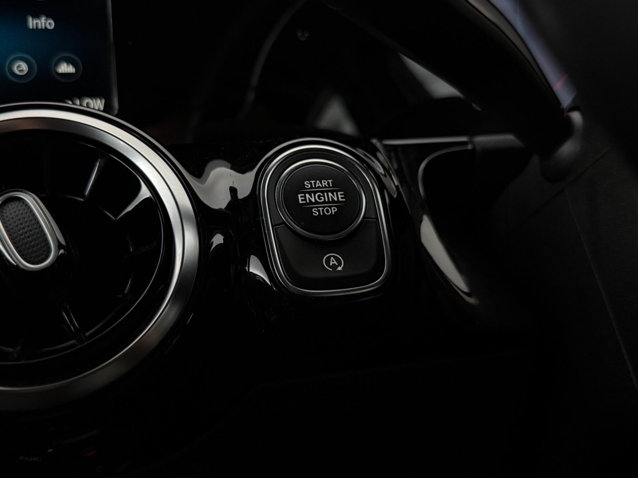 Mercedes-Benz Gla view 20